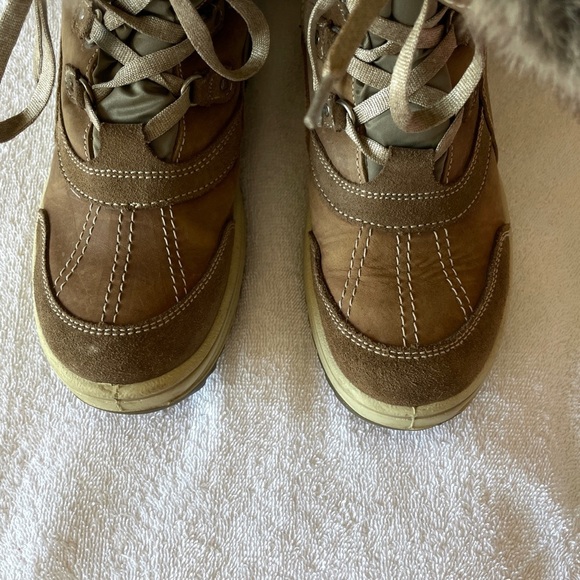 🌵 Bundle Sale 2/$20 Santana Canada Faux Fur Boots, Size 37 or US 6 - Picture 3 of 16